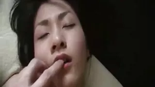 Bionda prostituta porno nonne e nipoti furiosamente ingoia il giovane stallone sperma