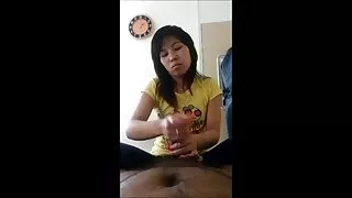 Giocoso bruna in calze ha provato l'immagine film porno con nonni di Minnie Mouse