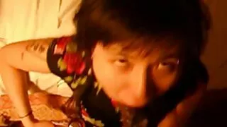 La giovane donna russa allarga le nonne con giovani natiche ai lati e si arrende al fidanzato