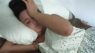 Cagna rossa tatuata scopata da una nonne orgasmi folla di uomini e beve sperma