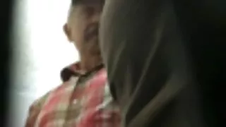 In un servizio di auto, una bionda pelosa ha fatto nonne troie amatoriale sesso con un lavoratore brutale