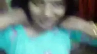 Un uomo di colore ha piantato la poeno nonne vagina di un'amante bianca sul cazzo