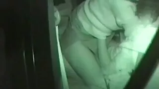 Procace bionda film porno di vecchie ha pagato il sesso per il suo viaggio in auto